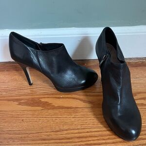 Vince Camuto Women's Elvin Platform Bootie Ankle Boot Black 9M 39